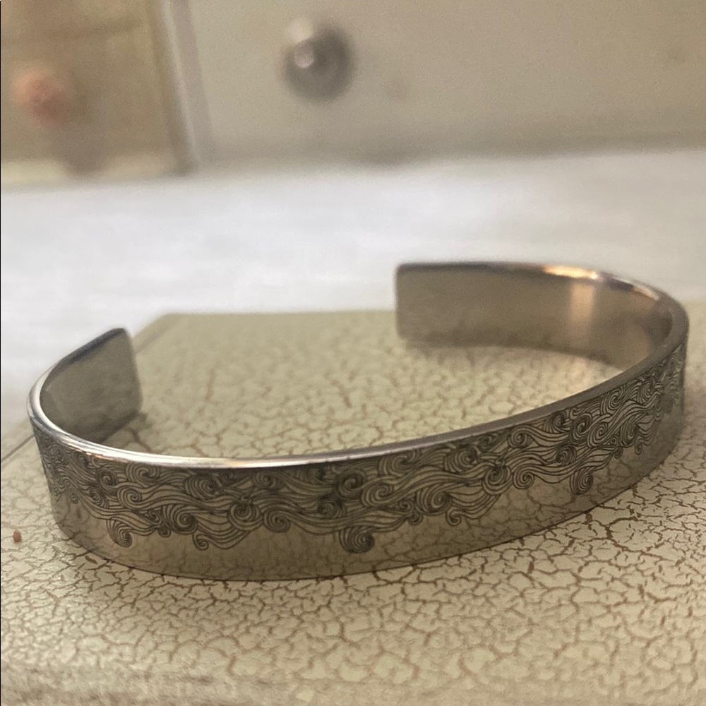 Elegant Silver Women's Bracelet